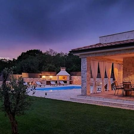 Villa Lulu Kamena Villa S Maslinikom Otok Krk Dobrinj Selo Gostinjac Krk Town Bagian luar foto