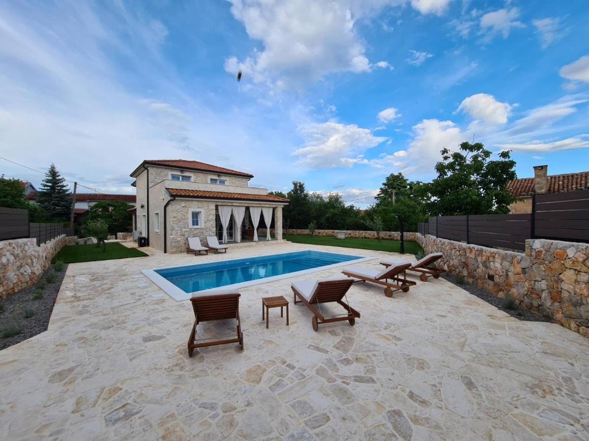 Villa Lulu Kamena Villa S Maslinikom Otok Krk Dobrinj Selo Gostinjac Krk Town Bagian luar foto